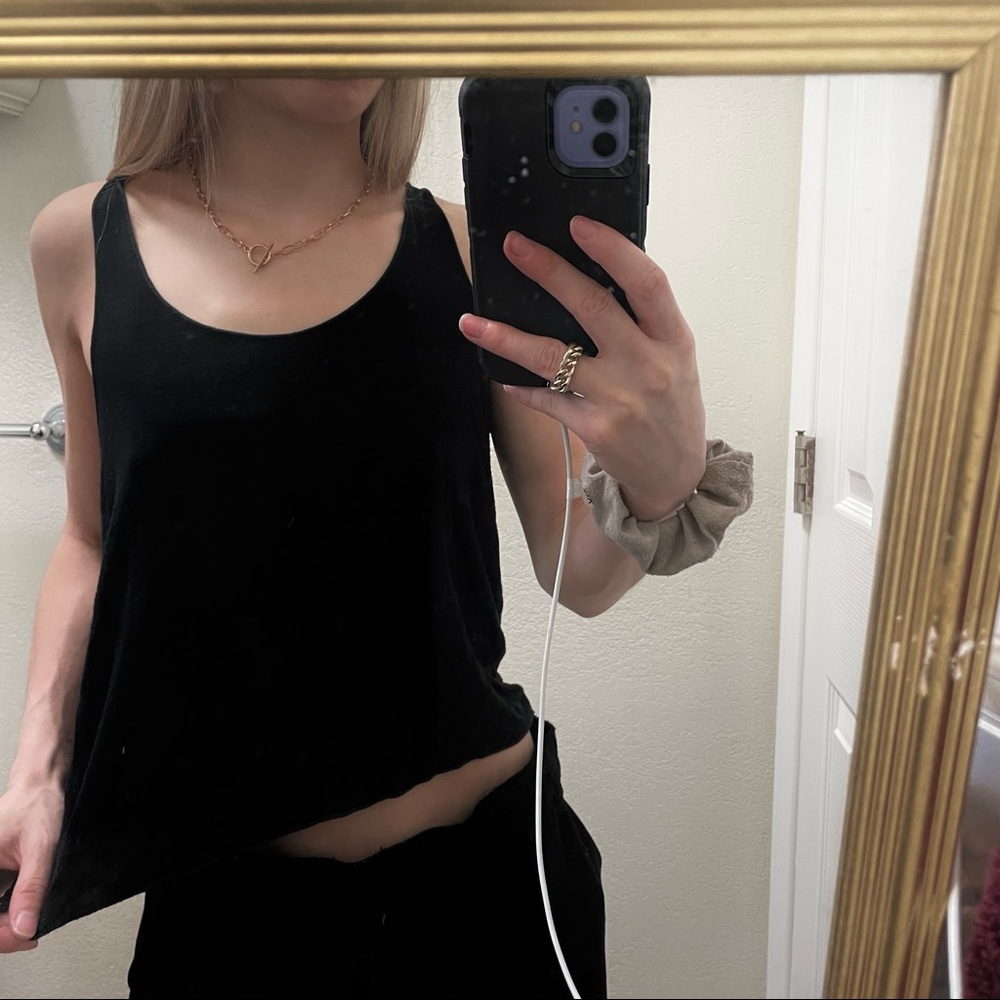 BLACK BRANDY MELVILLE TANK TOP